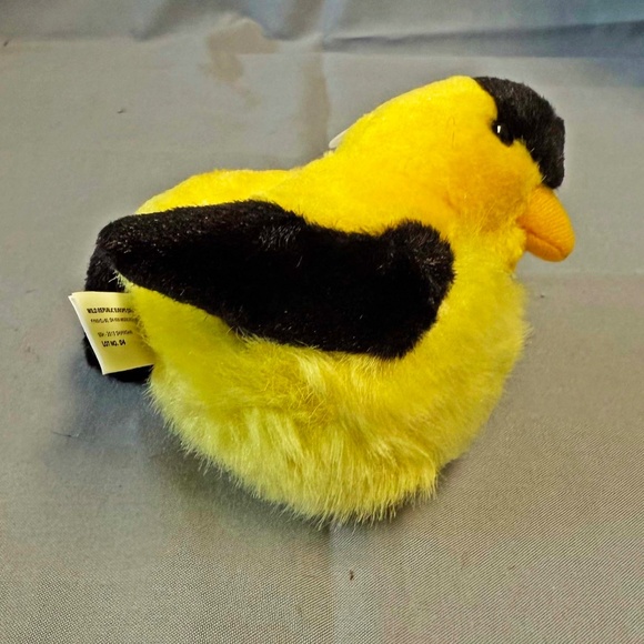 SINGING BIRD, PLAYS REAL BIRD CALLS, AMERICAN GOLDFINCH, 6 L x 4 ½ W x 4 ¾ H IN - Picture 5 of 16